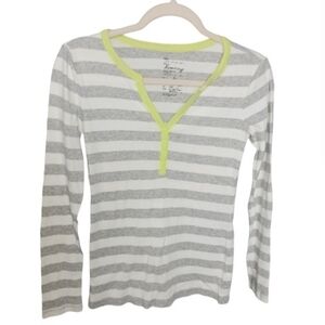 Gap woman's long-sleeved t-shirt Sz S cotton V-Neck Button Striped